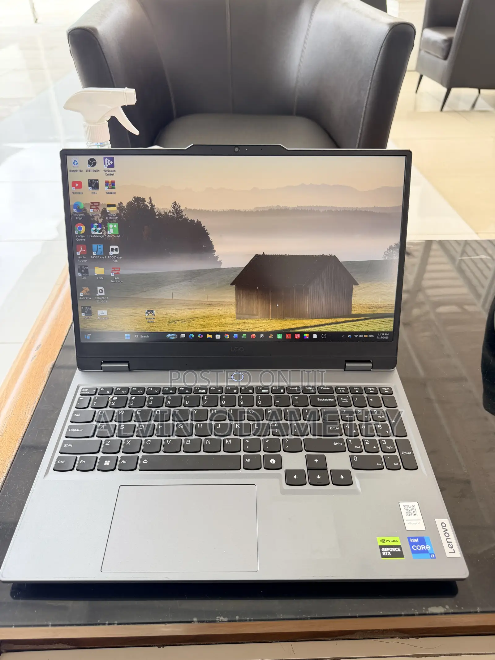 Laptop Lenovo LOQ 15IRH8 16GB Intel Core i7 SSD 512GB