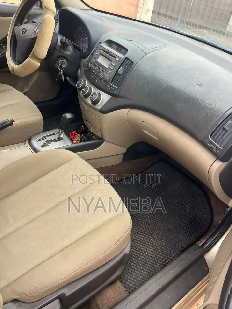 Hyundai Elantra SE 2010 Gold