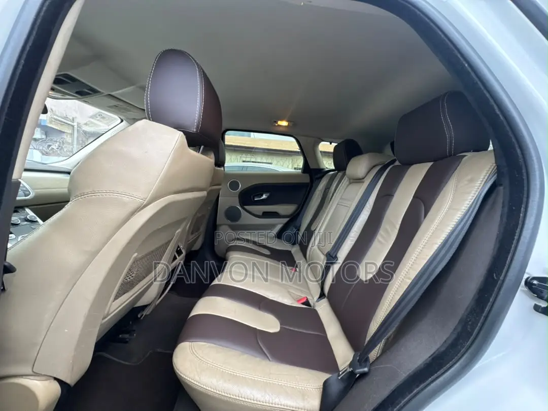 Land Rover Range Rover Evoque Pure AWD 5-Door 2013 White