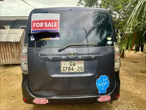 Toyota Voxy 2012 Black