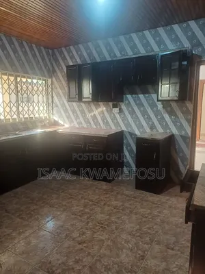 1bdrm Apartment in Adenta, Frafraha for rent