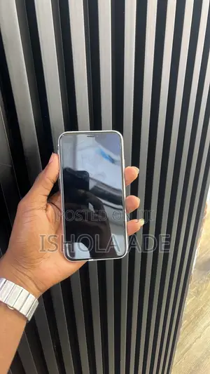 Apple iPhone XR 128 GB White