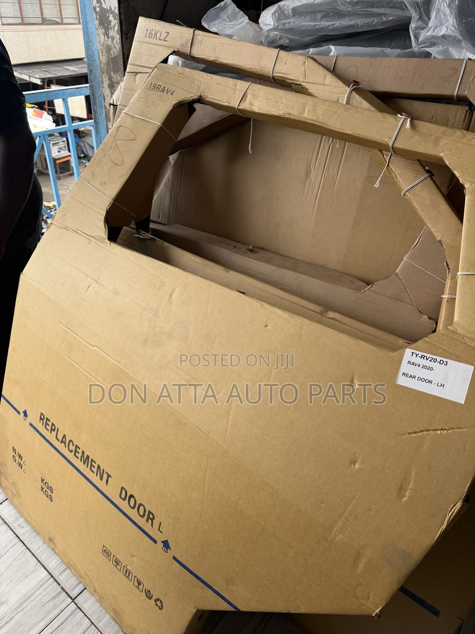 Toyota RAV4 2020 Door Back Left Available