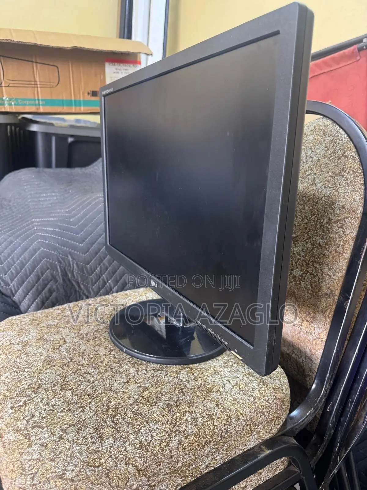 LG 24” Monitor -Flatron W2242tq