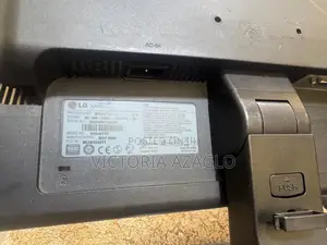 LG 24” Monitor -Flatron W2242tq