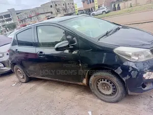 Toyota Vitz 1.3 FWD 5dr 2012 Black
