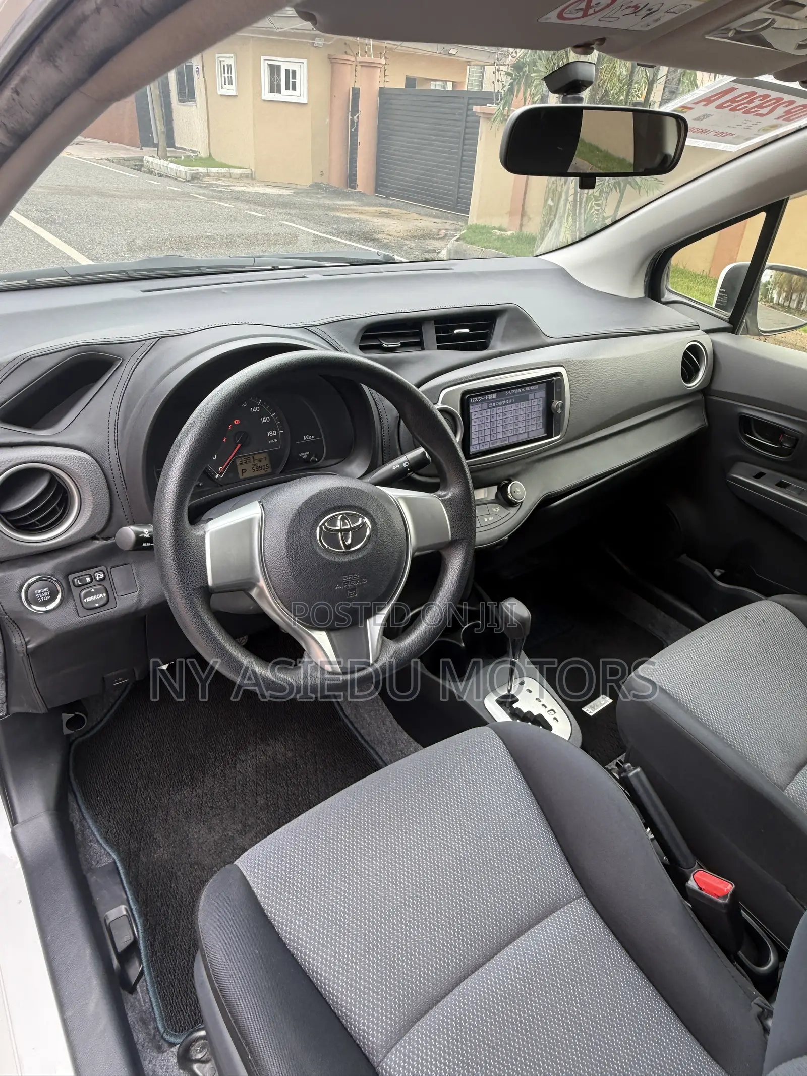 Toyota Vitz 1.3 FWD 3dr 2013 White