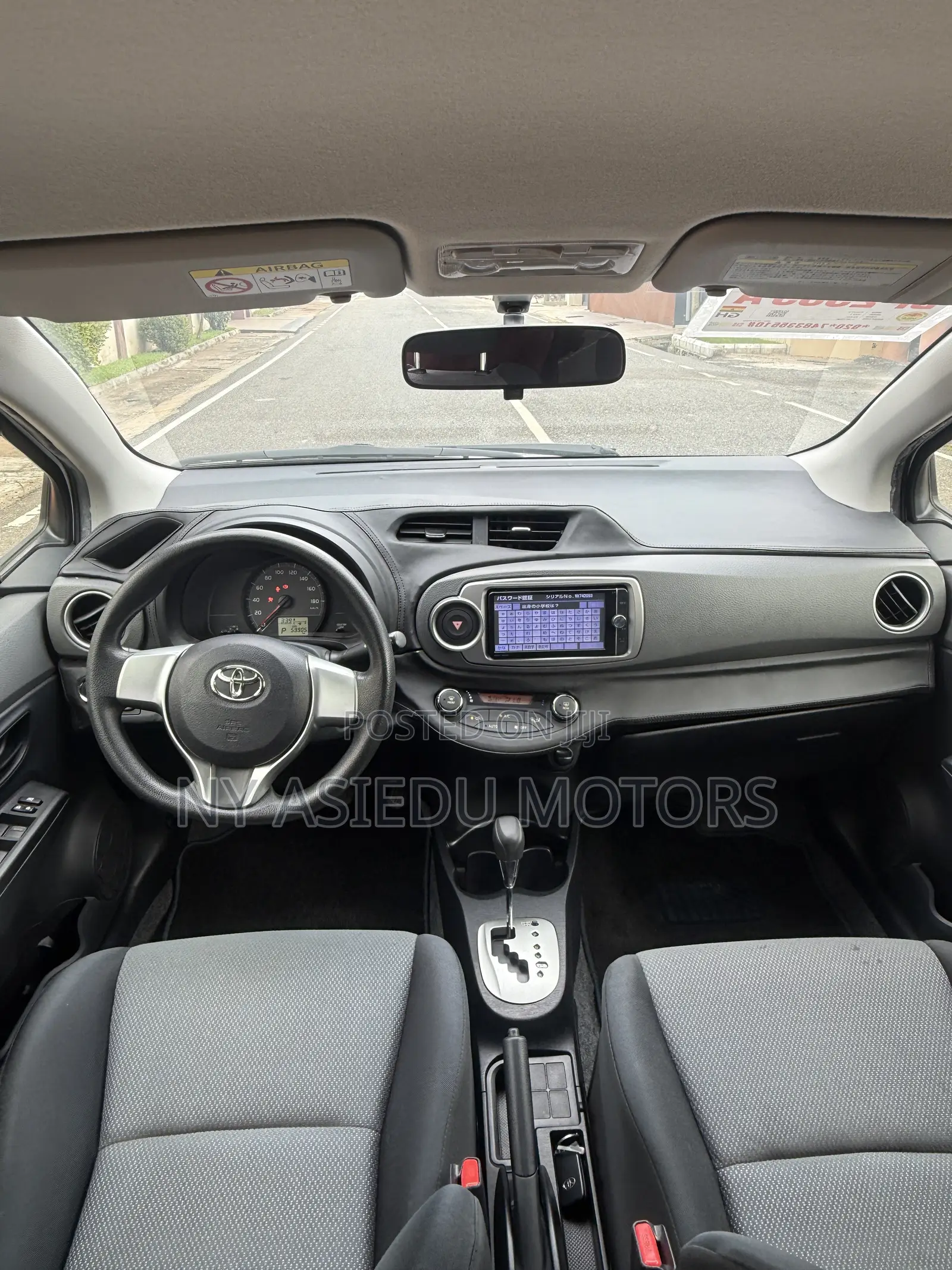 Toyota Vitz 1.3 FWD 3dr 2013 White