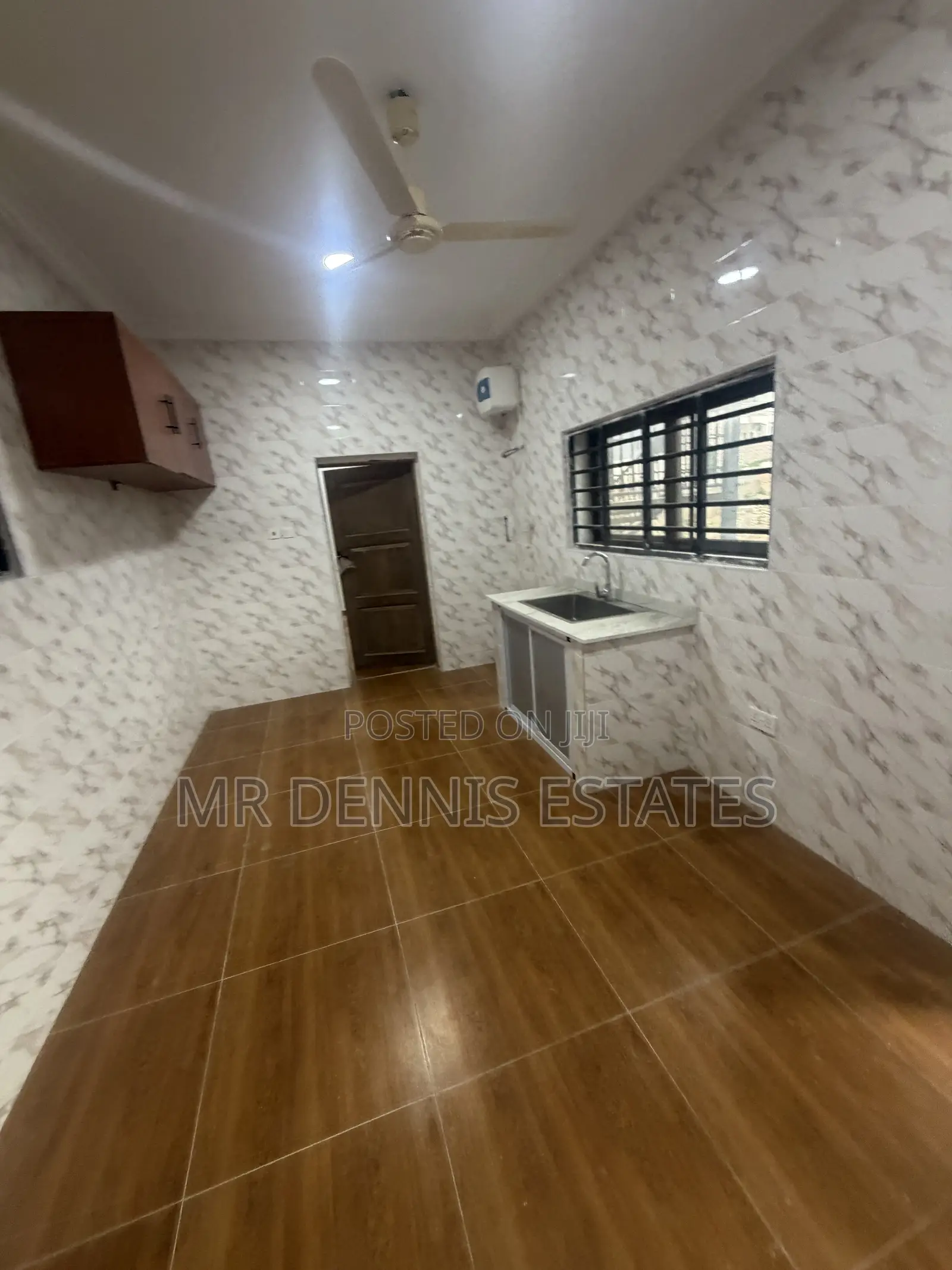 3bdrm Apartment in Westhills Mall for rent
