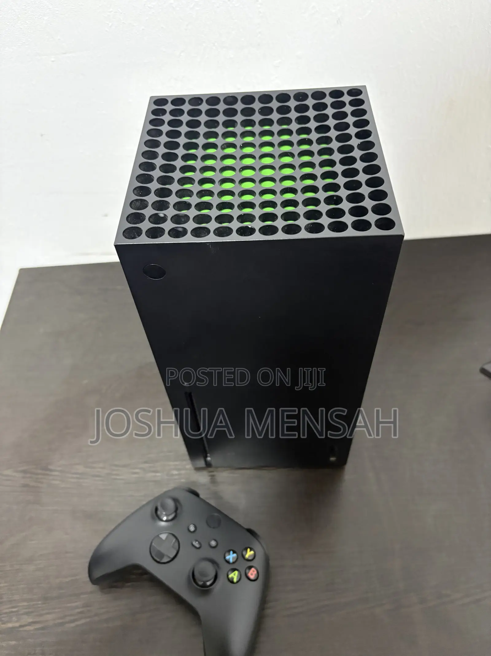 Xbox Series X With One Controller and Games
