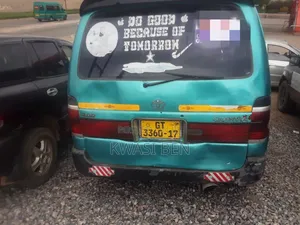 Toyota HiAce 2004 Green