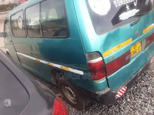 Toyota HiAce 2004 Green