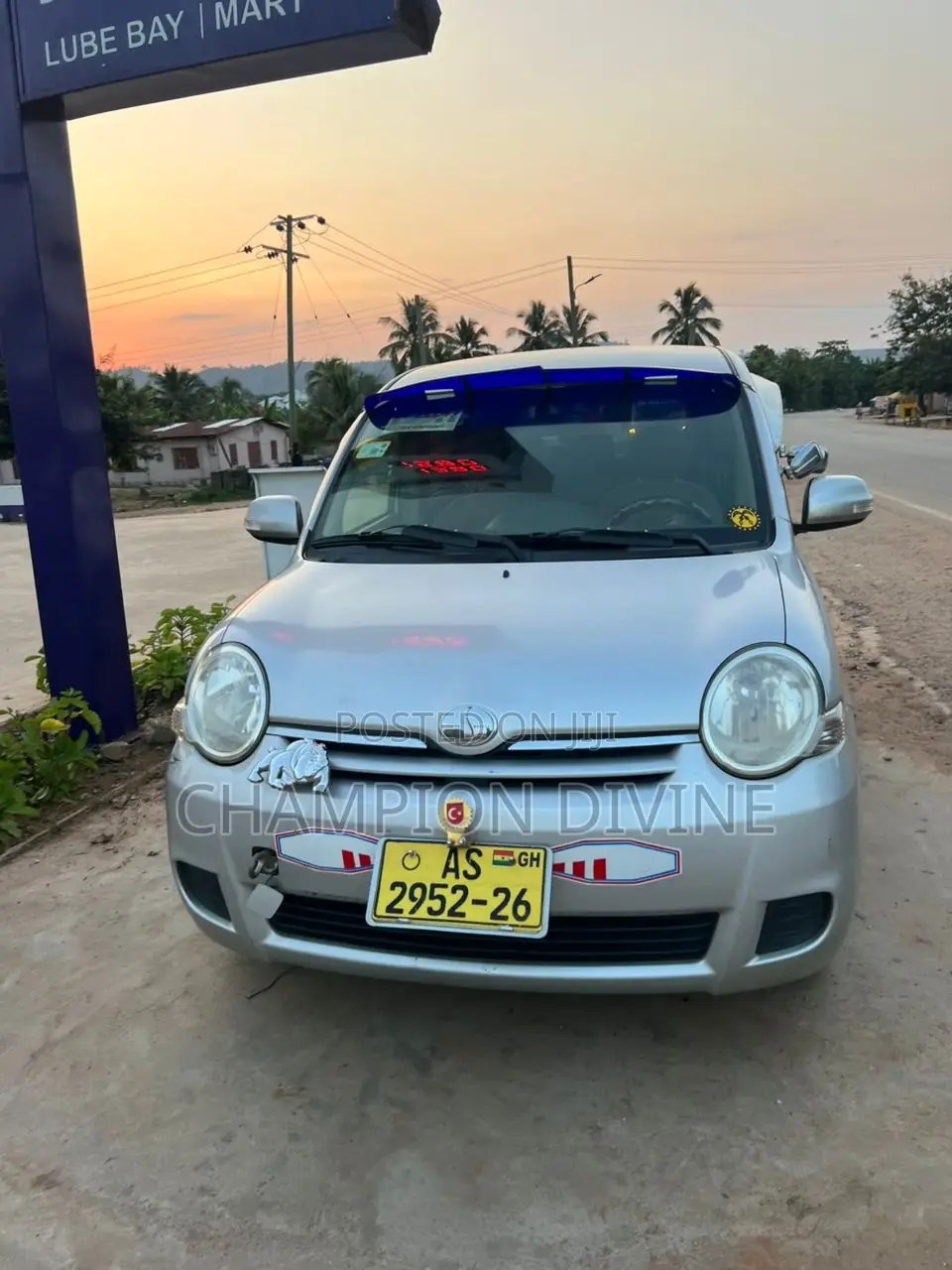 Toyota Sienta 2013 Silver