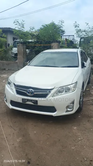 Toyota Camry 2013 Pearl