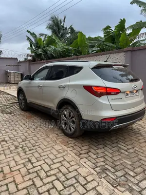 Hyundai Santa Fe 2015 White