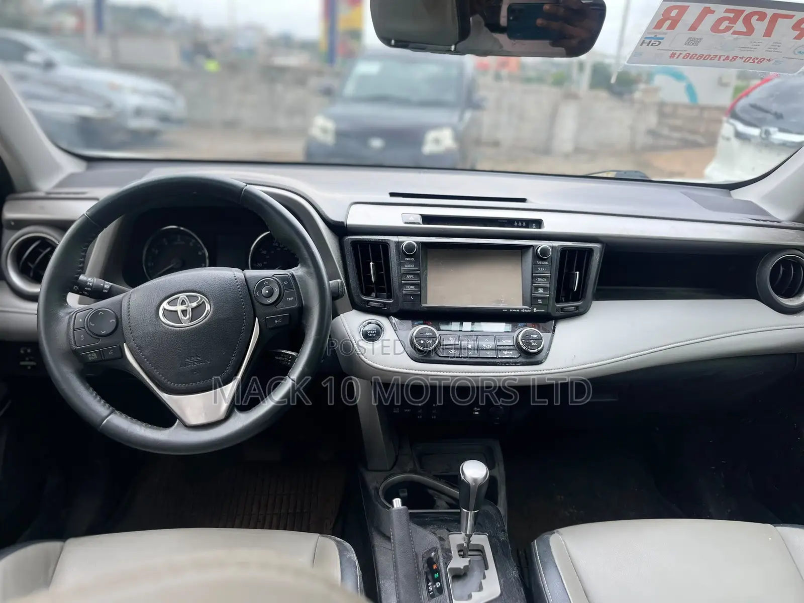 Toyota RAV4 Limited AWD (2.5L 4cyl 6A) 2017 Off white