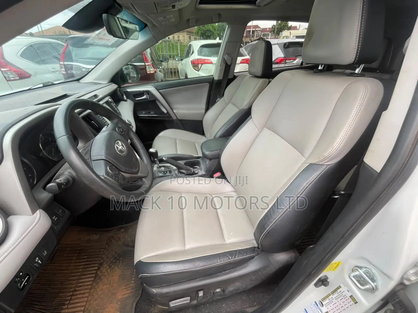 Toyota RAV4 Limited AWD (2.5L 4cyl 6A) 2017 Off white