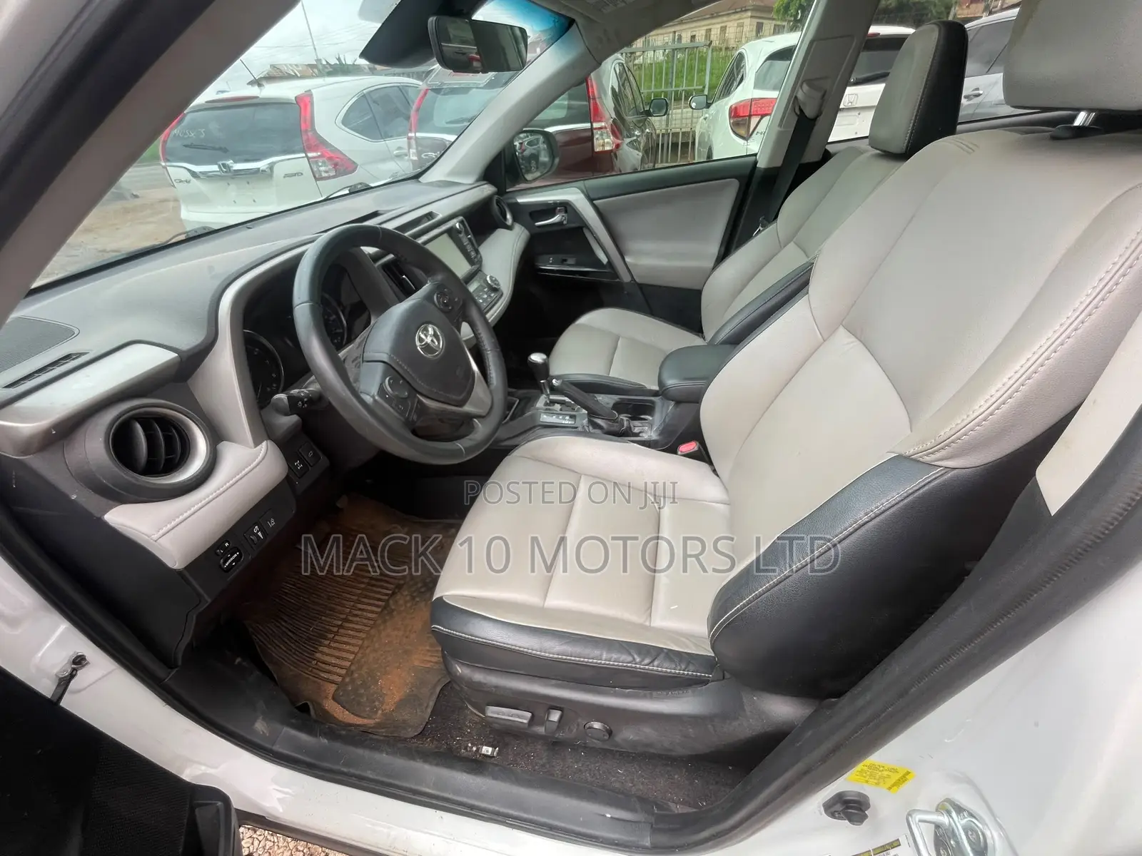 Toyota RAV4 Limited AWD (2.5L 4cyl 6A) 2017 Off white