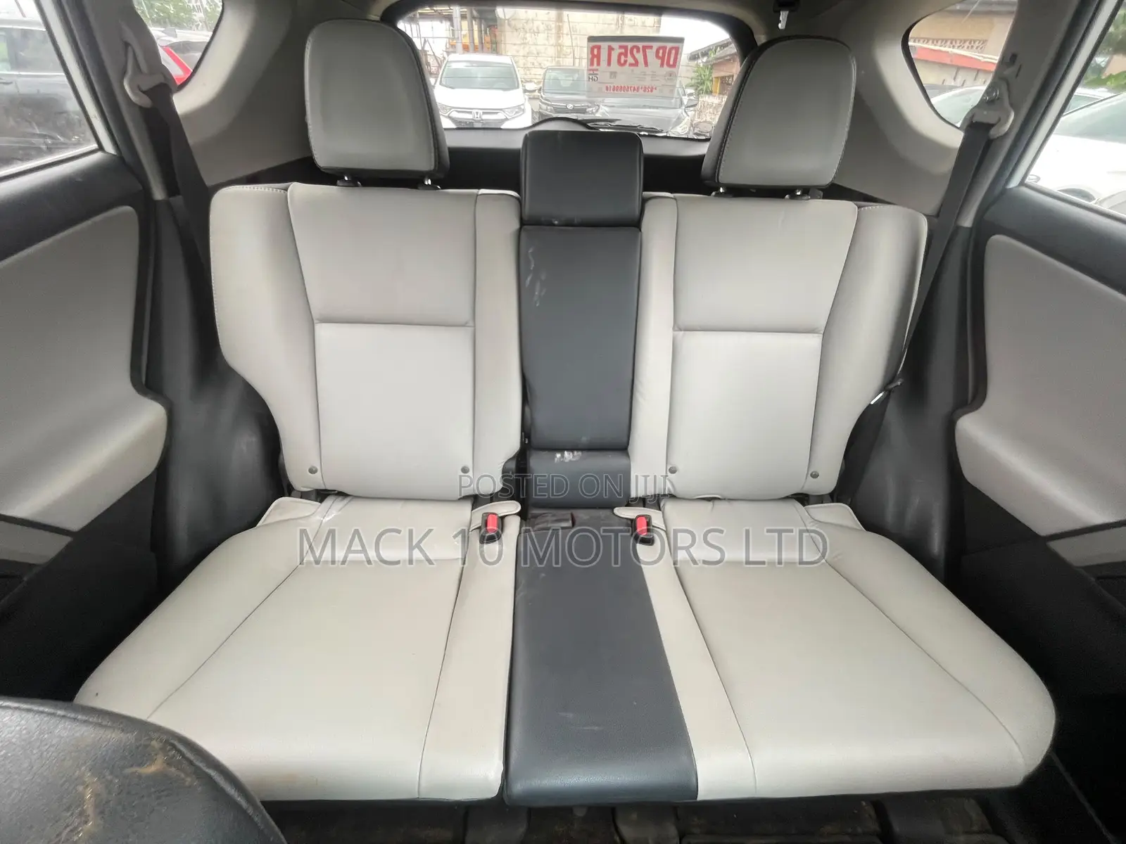 Toyota RAV4 Limited AWD (2.5L 4cyl 6A) 2017 Off white