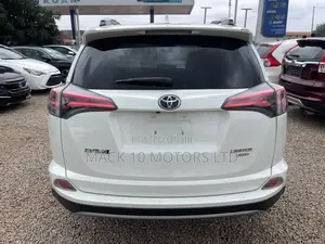 Toyota RAV4 Limited AWD (2.5L 4cyl 6A) 2017 Off white
