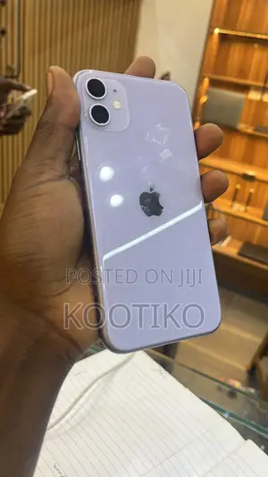 New Apple iPhone 11 128 GB Green