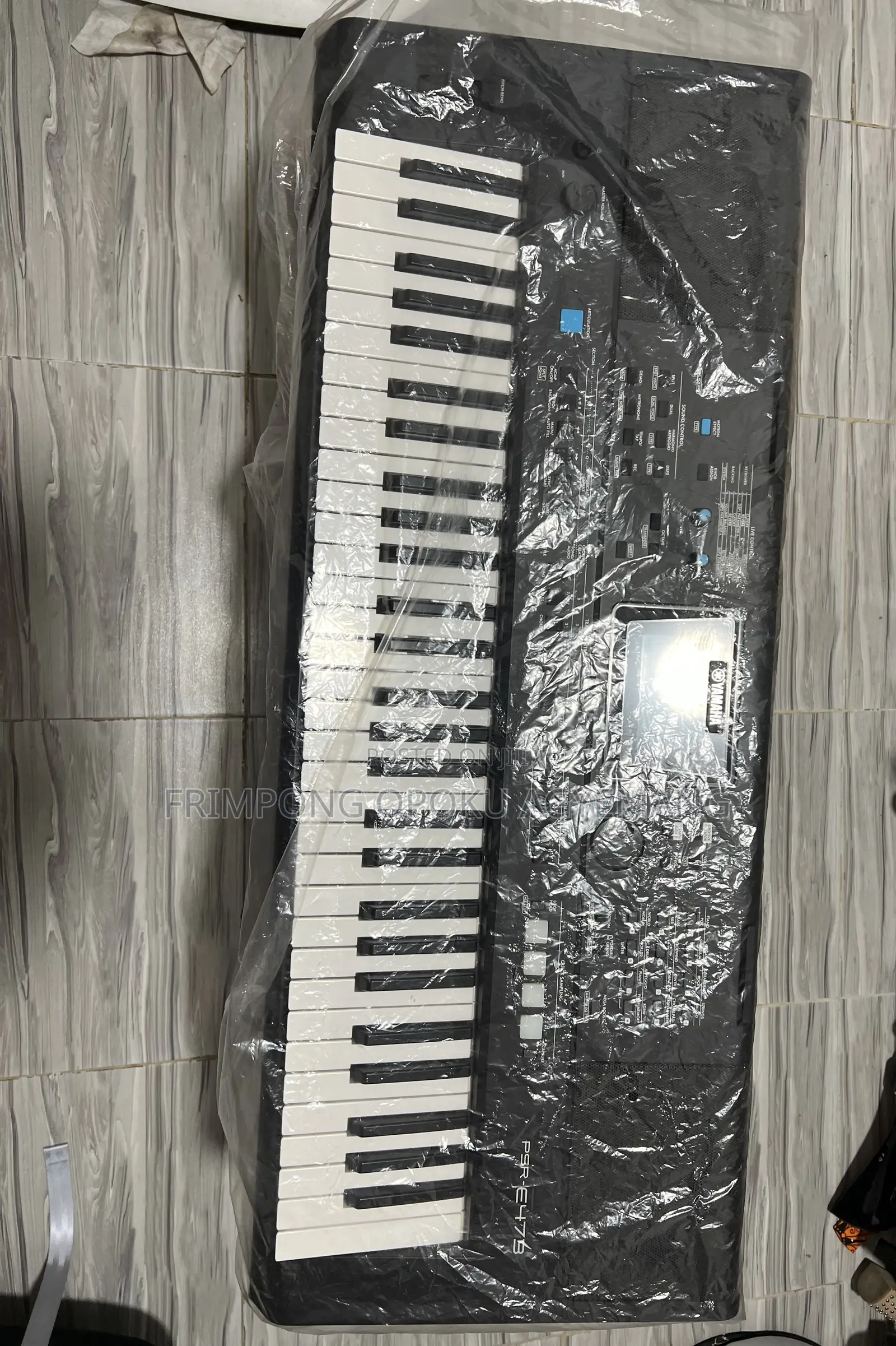 Yamaha Keyboard PSR - E473 + Free Sustain Pedal