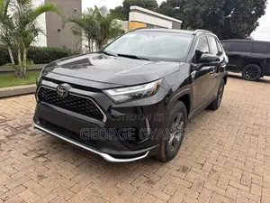 Toyota RAV4 XLE Premium 2022 Black