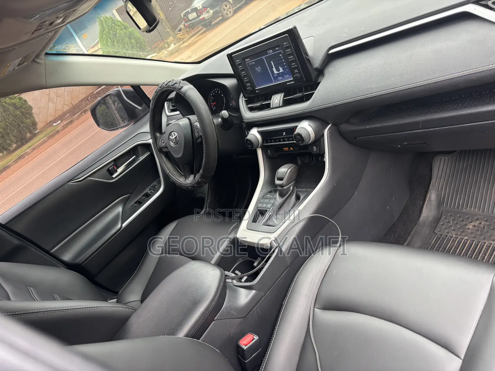 Toyota RAV4 XLE Premium 2022 Black