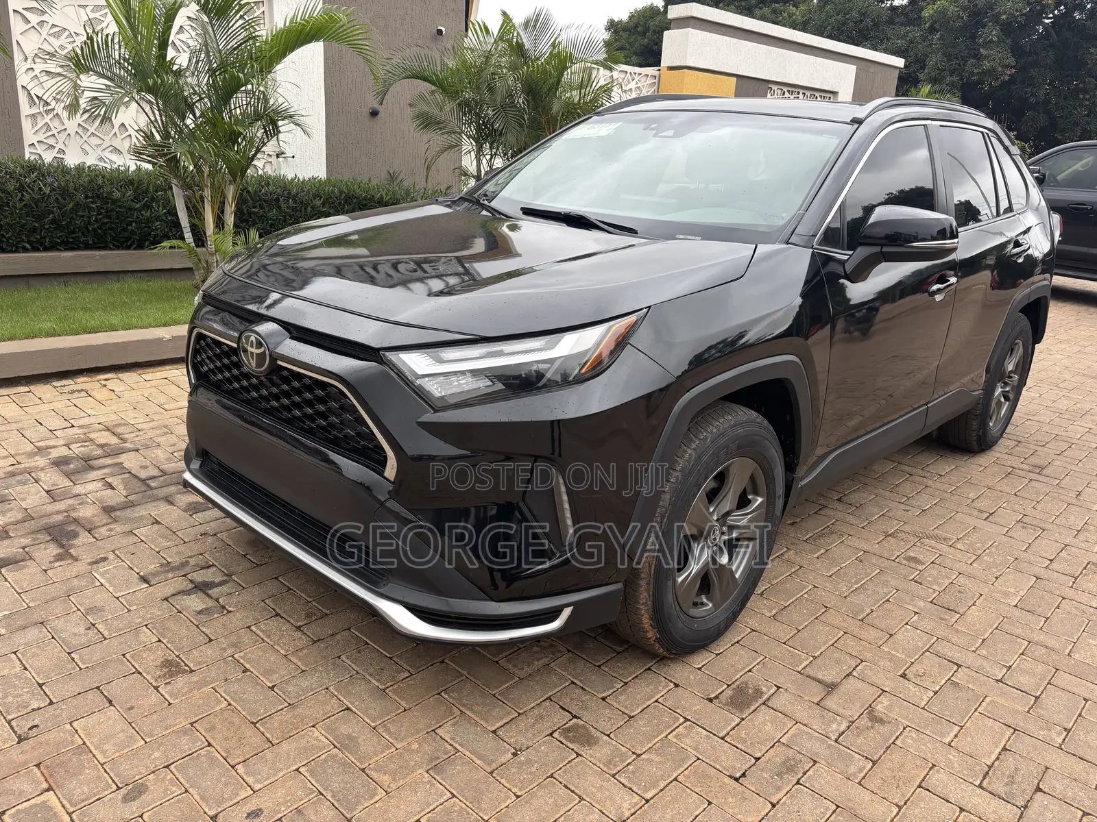 Toyota RAV4 XLE Premium 2022 Black