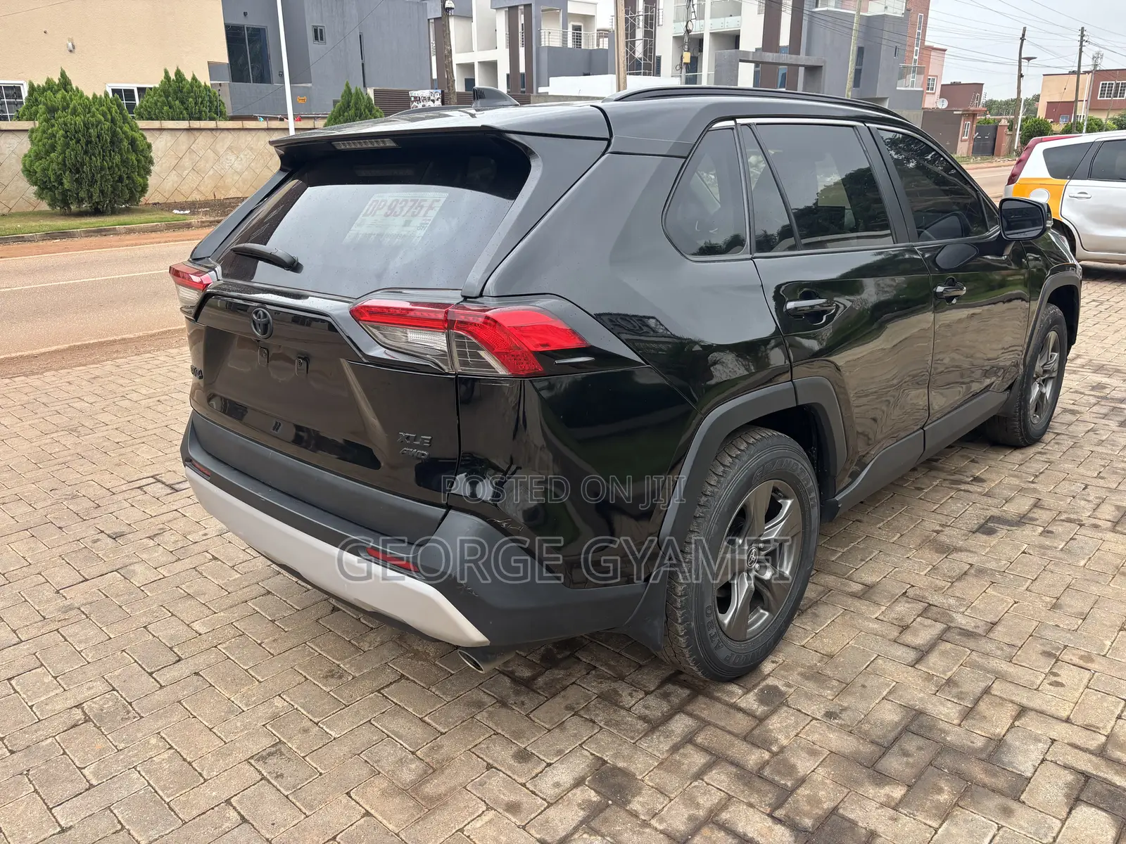 Toyota RAV4 XLE Premium 2022 Black