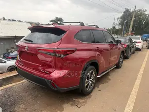 Toyota Highlander 2022 Burgundy