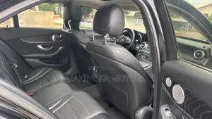 Mercedes-Benz C300 Luxury 4dr AWD 4Matic Sedan (2.0L 4cyl 7A) 2015