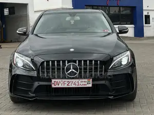 Mercedes-Benz C300 Luxury 4dr AWD 4Matic Sedan (2.0L 4cyl 7A) 2015