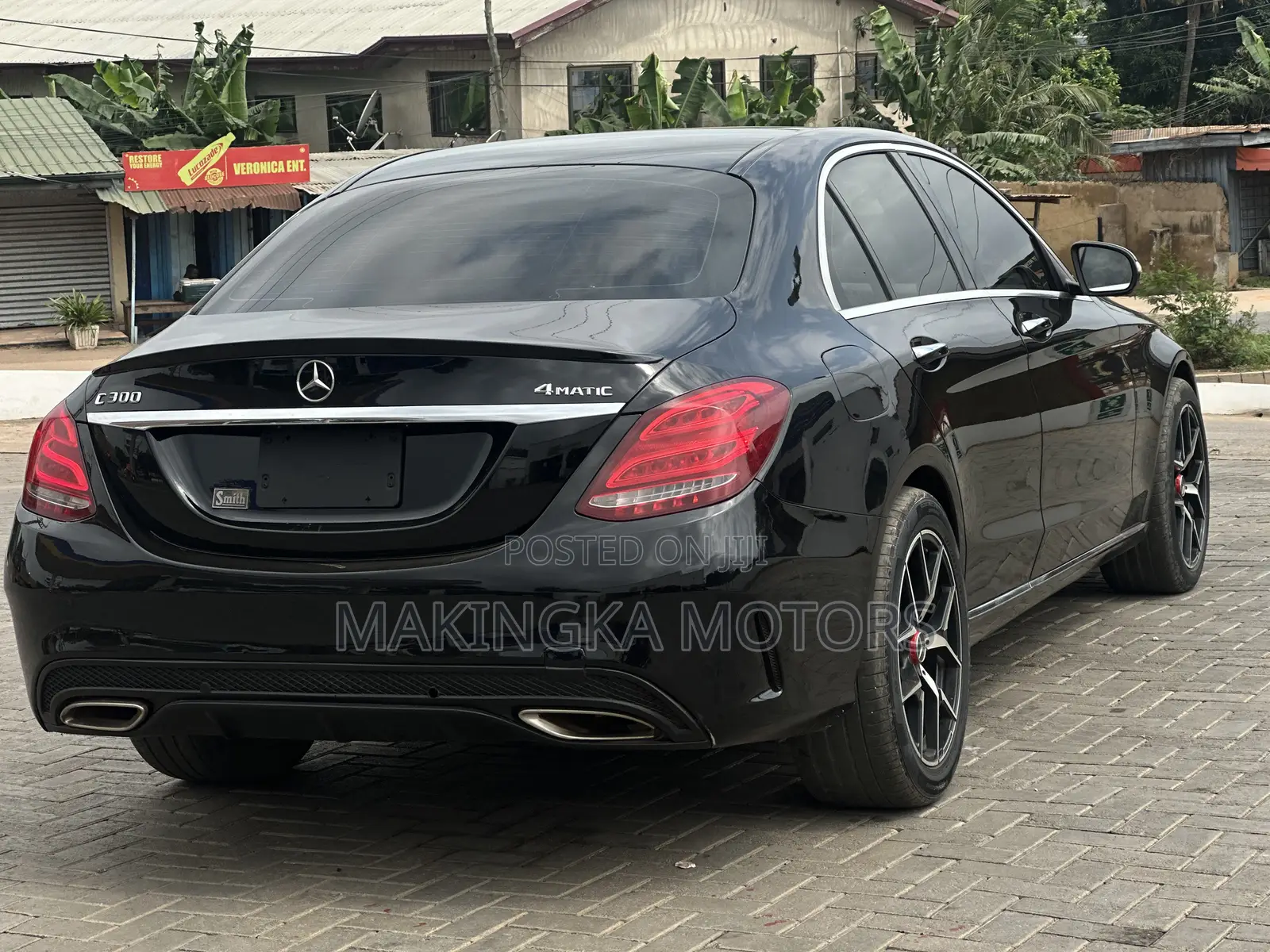 Mercedes-Benz C300 Luxury 4dr AWD 4Matic Sedan (2.0L 4cyl 7A) 2015