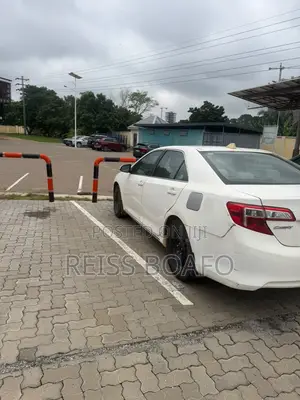 Toyota Camry L 4dr Sedan (2.5L 4cyl 6A) 2014 White