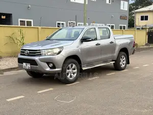Toyota Hilux Revo Double Cab Petrol 2.7 AWD 2016 Silver