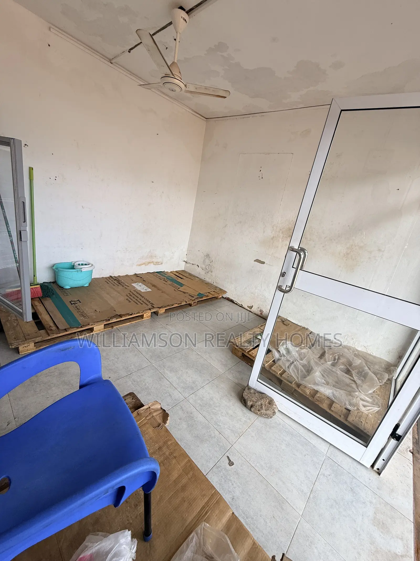 Road Side Shop/Store/Office Space/Showroom/Warehouse for Rent,spintex