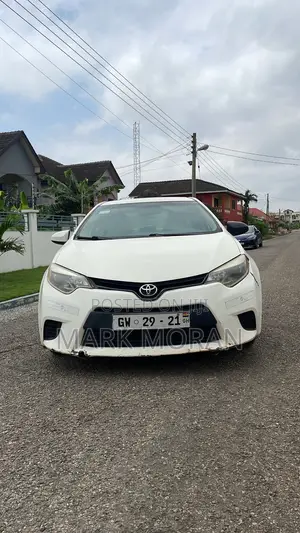 Toyota Corolla LE 4dr Sedan (1.8L 4cyl CVT) 2014 White