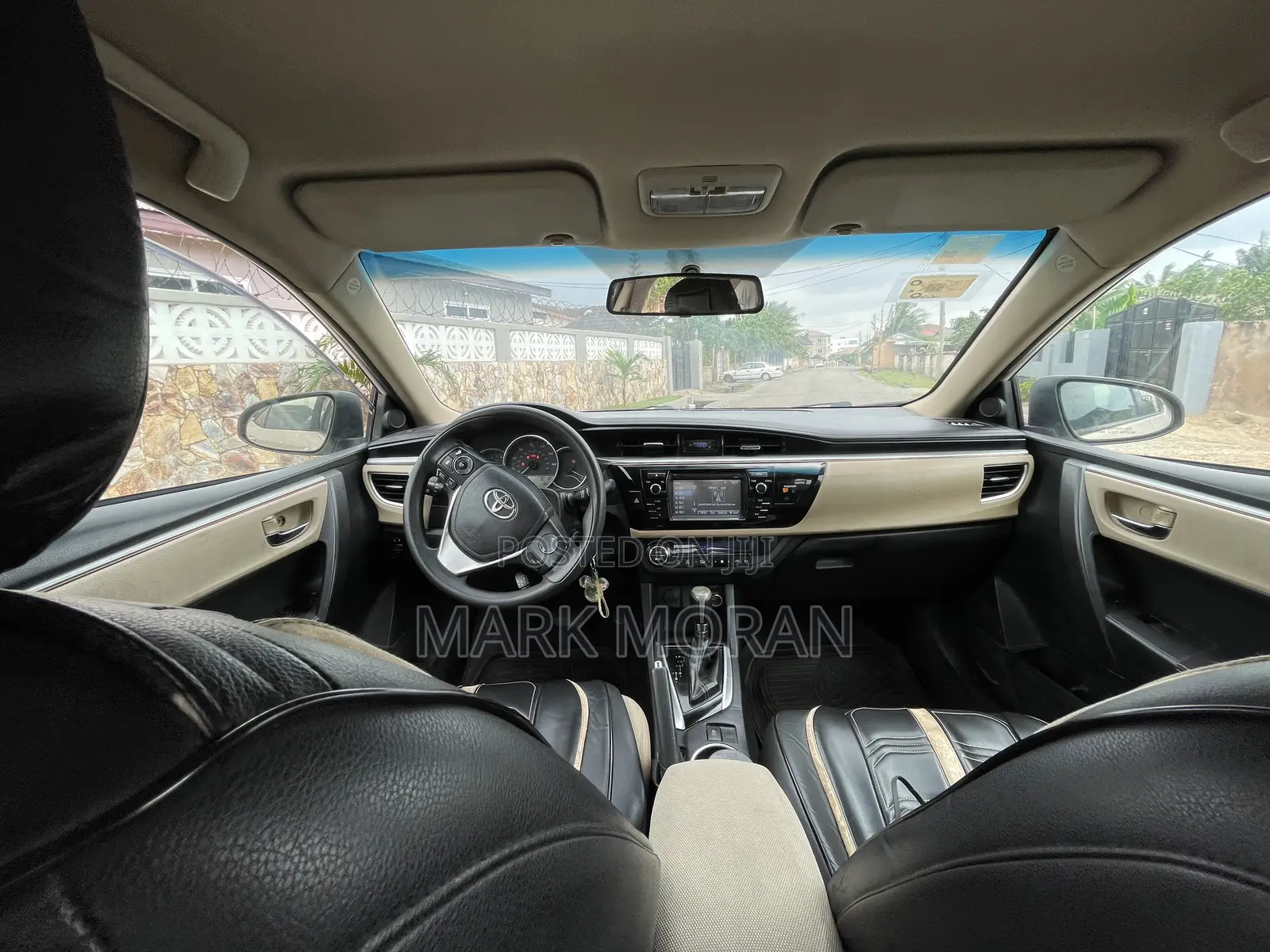 Toyota Corolla LE 4dr Sedan (1.8L 4cyl CVT) 2014 White