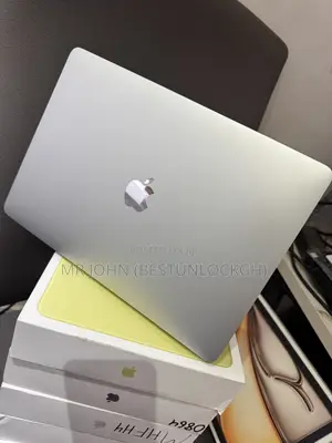 Laptop Apple MacBook Pro 2022 M2 8GB Apple M2 SSD 512GB