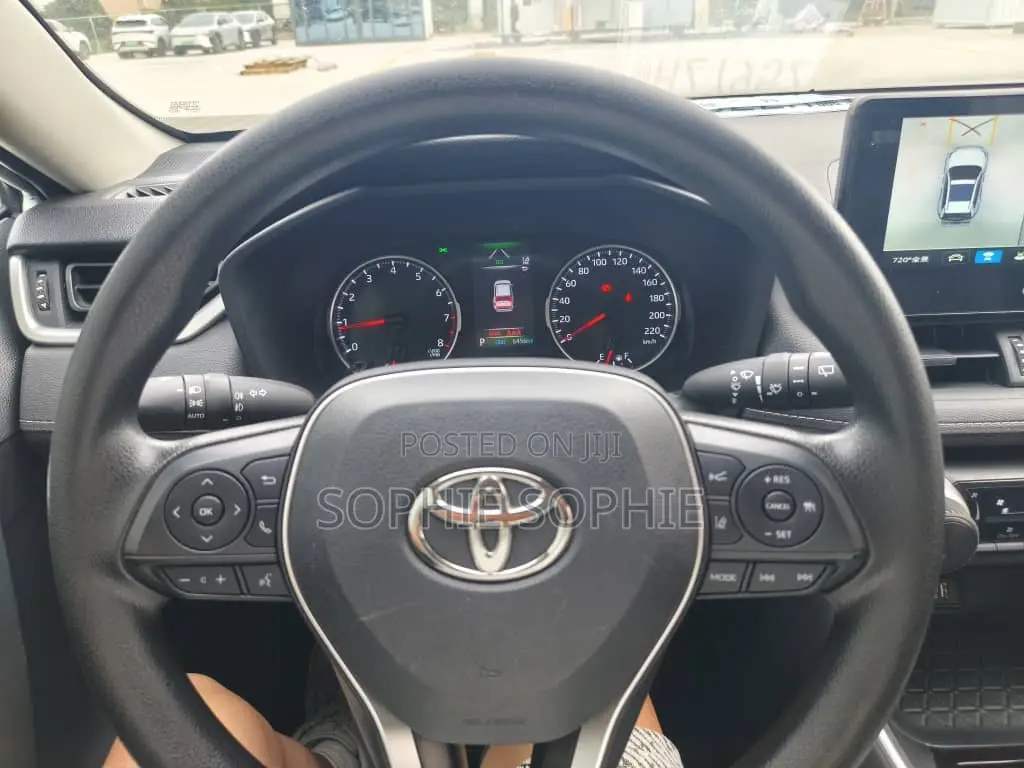 Toyota RAV4 Limited 2025 White