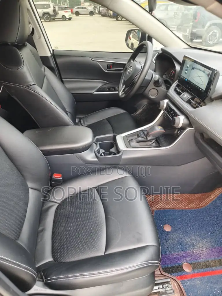 Toyota RAV4 Limited 2025 White