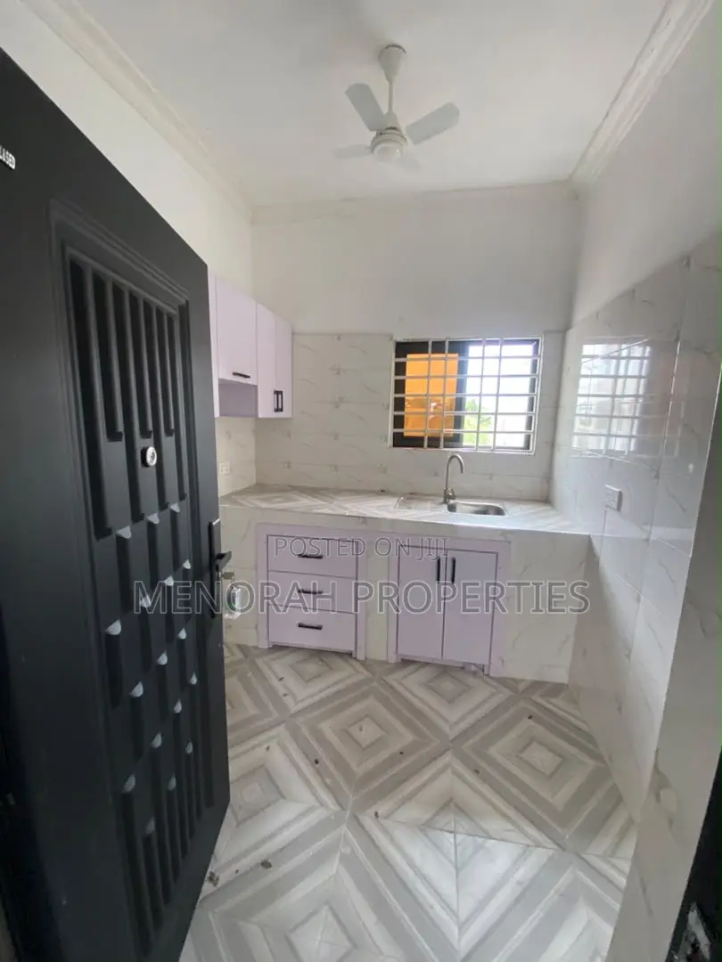 1bdrm Apartment in Botwe School for rent