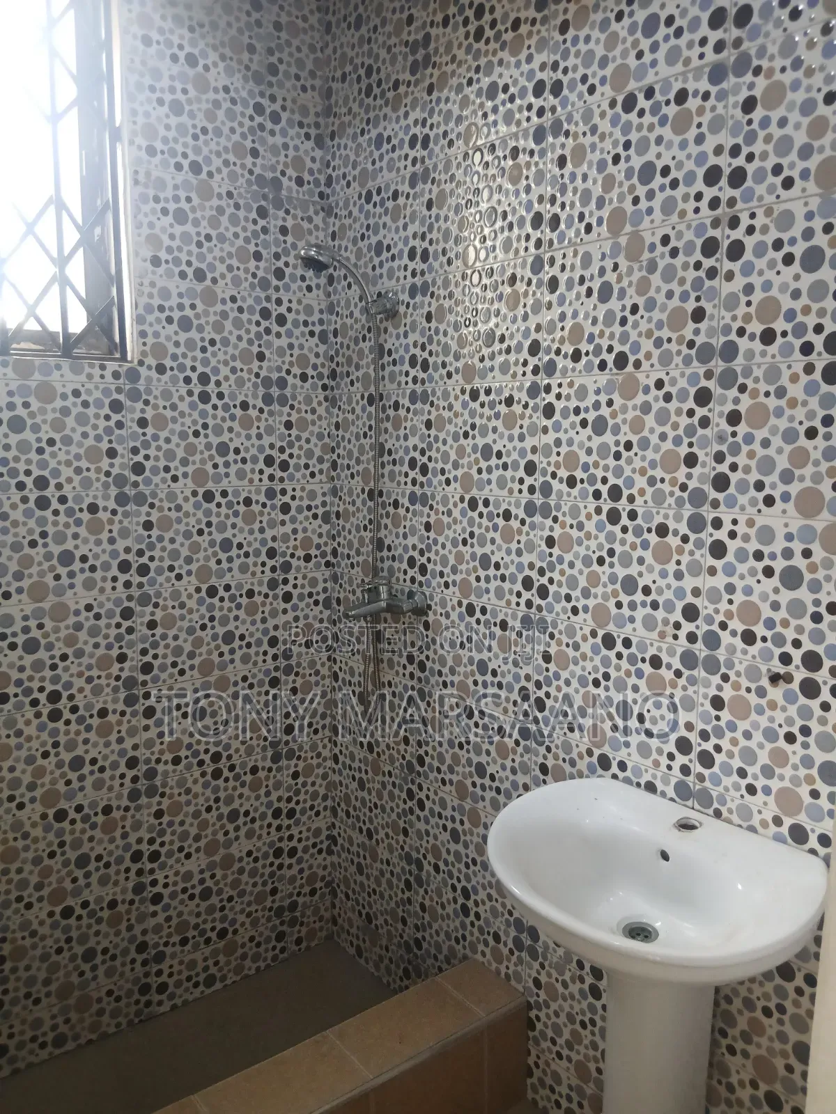2bdrm Apartment in Westlegon, Presby Church Area for rent