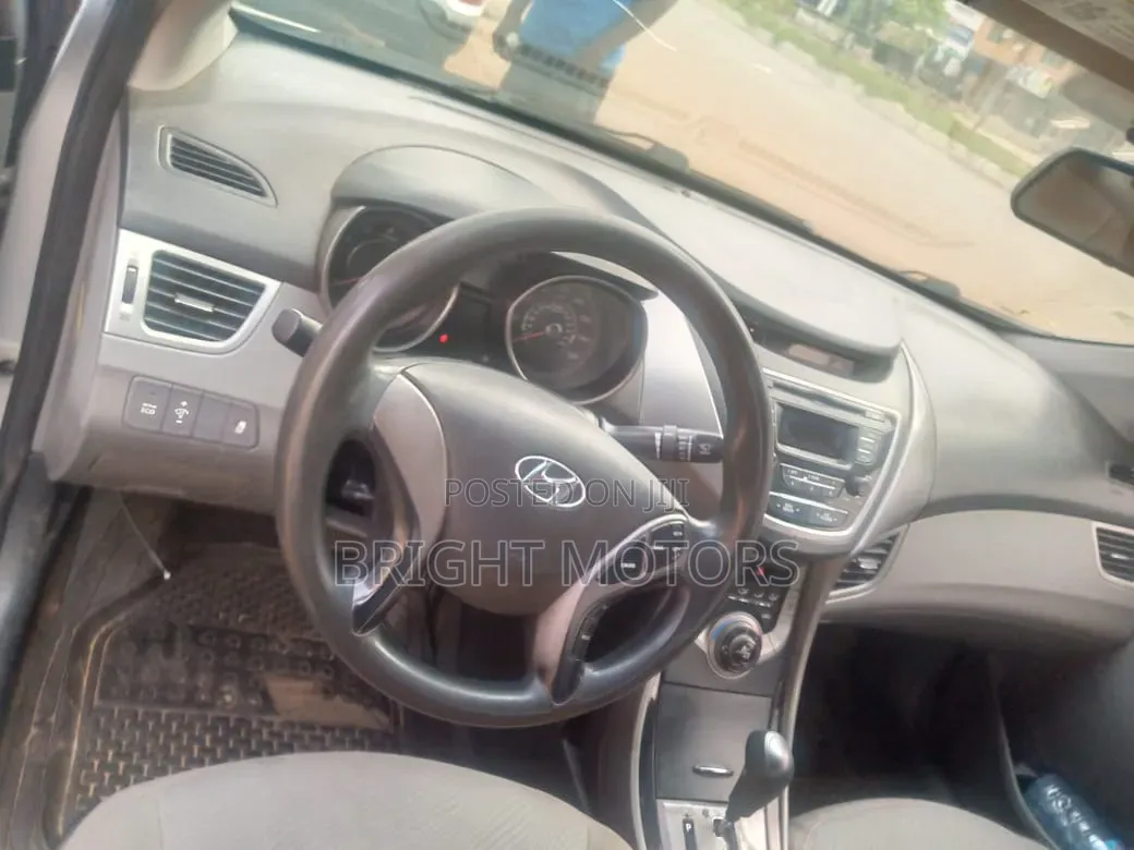 Hyundai Elantra 2014 Silver