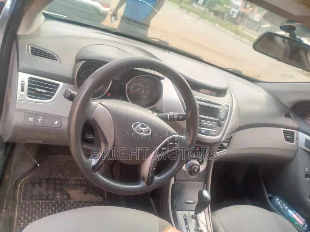 Hyundai Elantra 2014 Silver