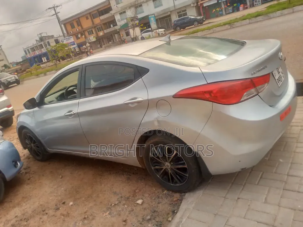 Hyundai Elantra 2014 Silver