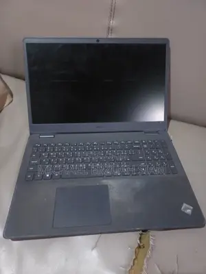 Laptop Dell Vostro 3500 8GB Intel Core i3 HDD 1T