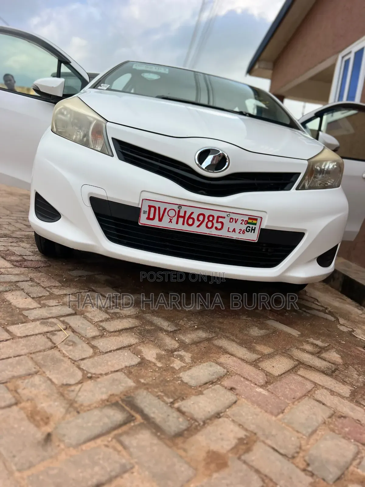Toyota Vitz 1.3 FWD 5dr 2013 White