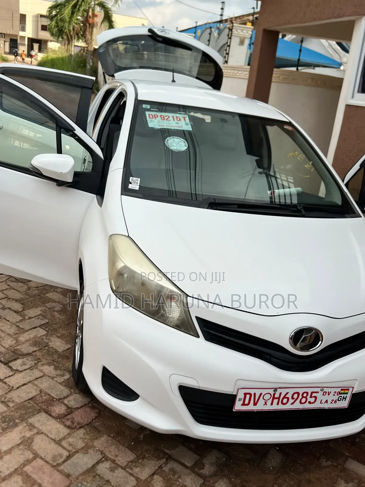 Toyota Vitz 1.3 FWD 5dr 2013 White